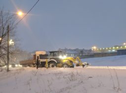 Автомобили, мешающие уборке снега в Волгограде, будут эвакуировать